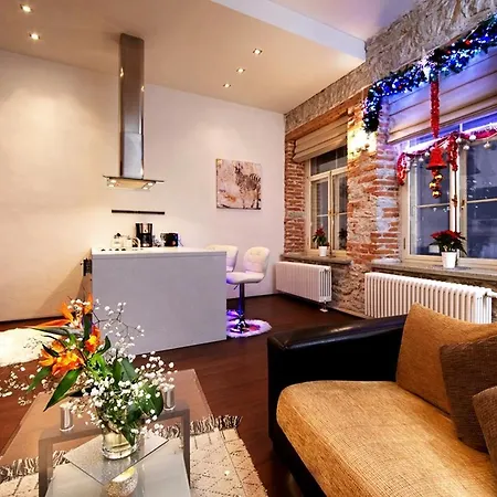 Center Old Town , Luxury Bar Included Lejlighed